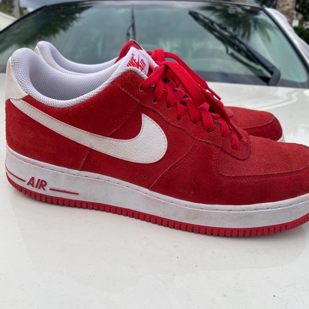 RED/WHITE AIR FORCE ONES
